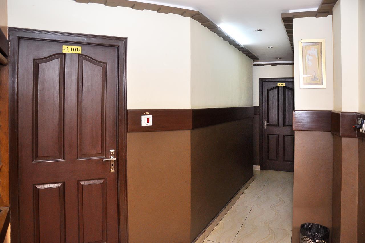 Royal Avenue Otel Bangalore Dış mekan fotoğraf