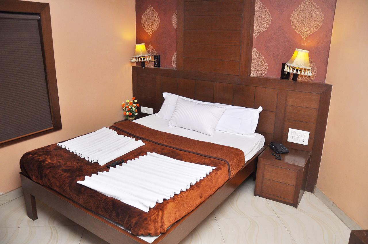 Royal Avenue Otel Bangalore Dış mekan fotoğraf